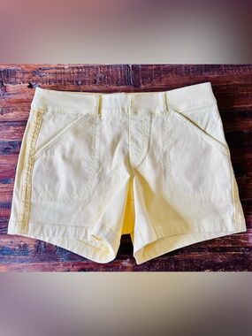 Spanx Womens Soft Yellow Flat Front Pull-on Stretch Twill Chino Shorts Sz M